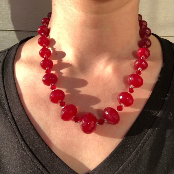 Ruby quartz and Swarovski crystal necklace, bracelet& earring set - Picture 4 of 5